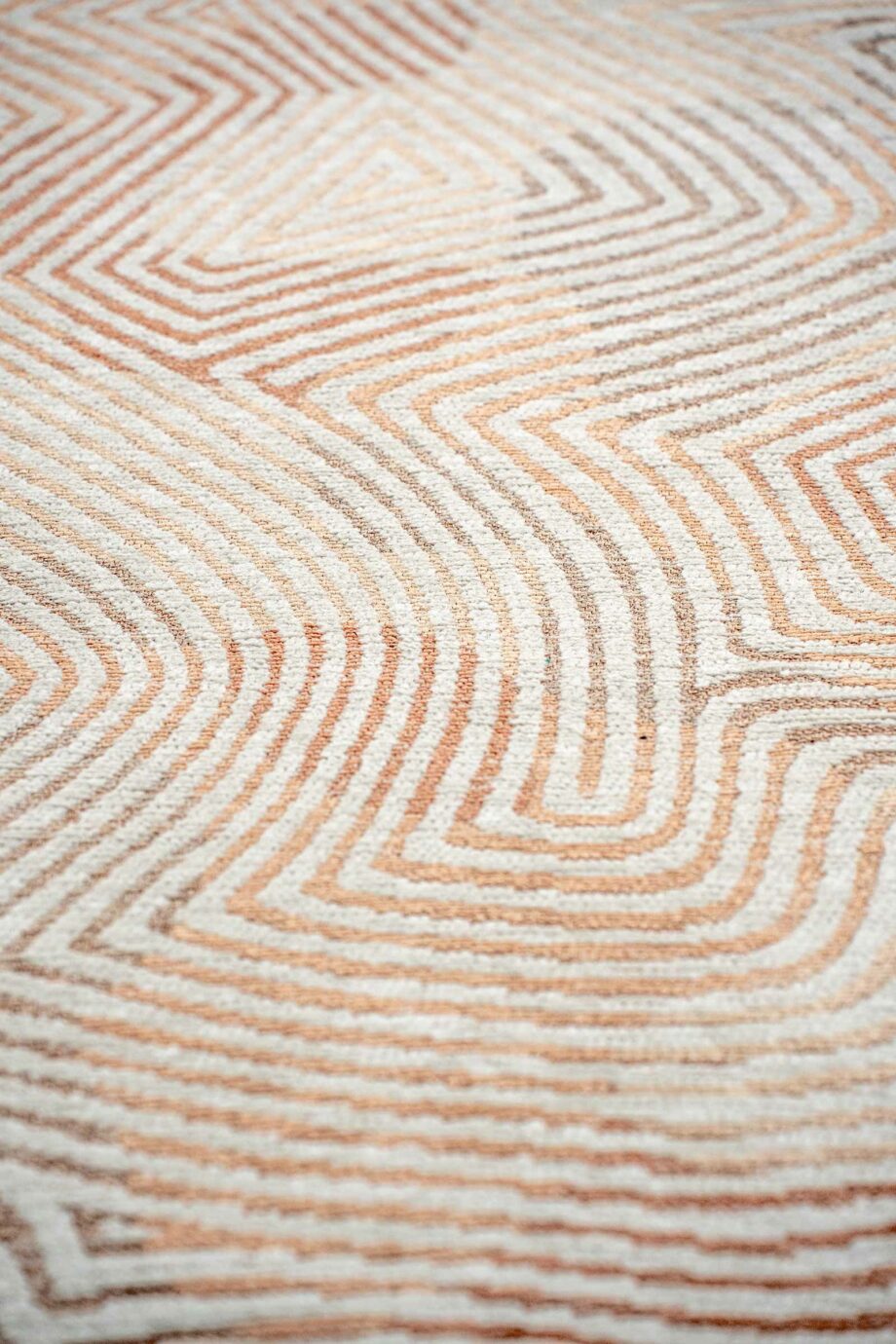 Louis De Poortere matta Meditation Coral 9800 Indian Sand zoom vertical
